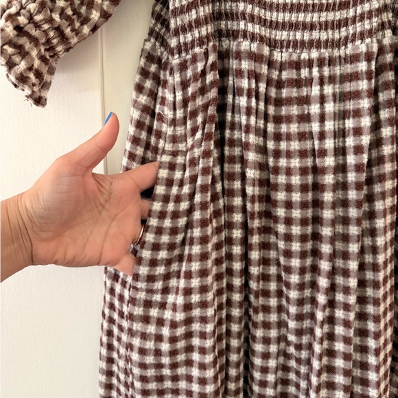 Madewell Lucie Elbow-sleeve Smocked Midi Dress in Brown Gingham - Picture 4 of 7